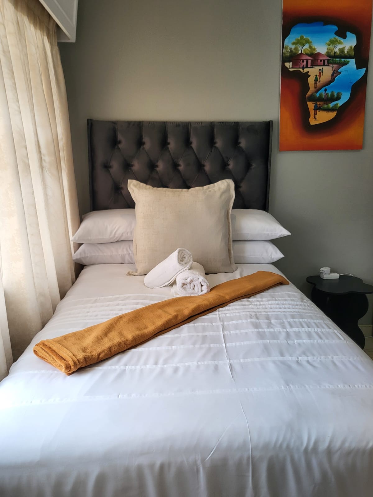 Room 4 single bed